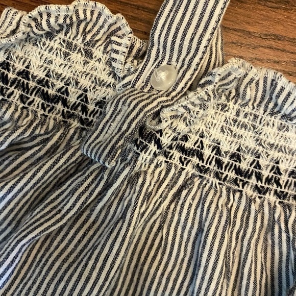 Urban Outfitters Cropped Gray & White Striped Tank Size Medium Button Straps. - Picture 8 of 11